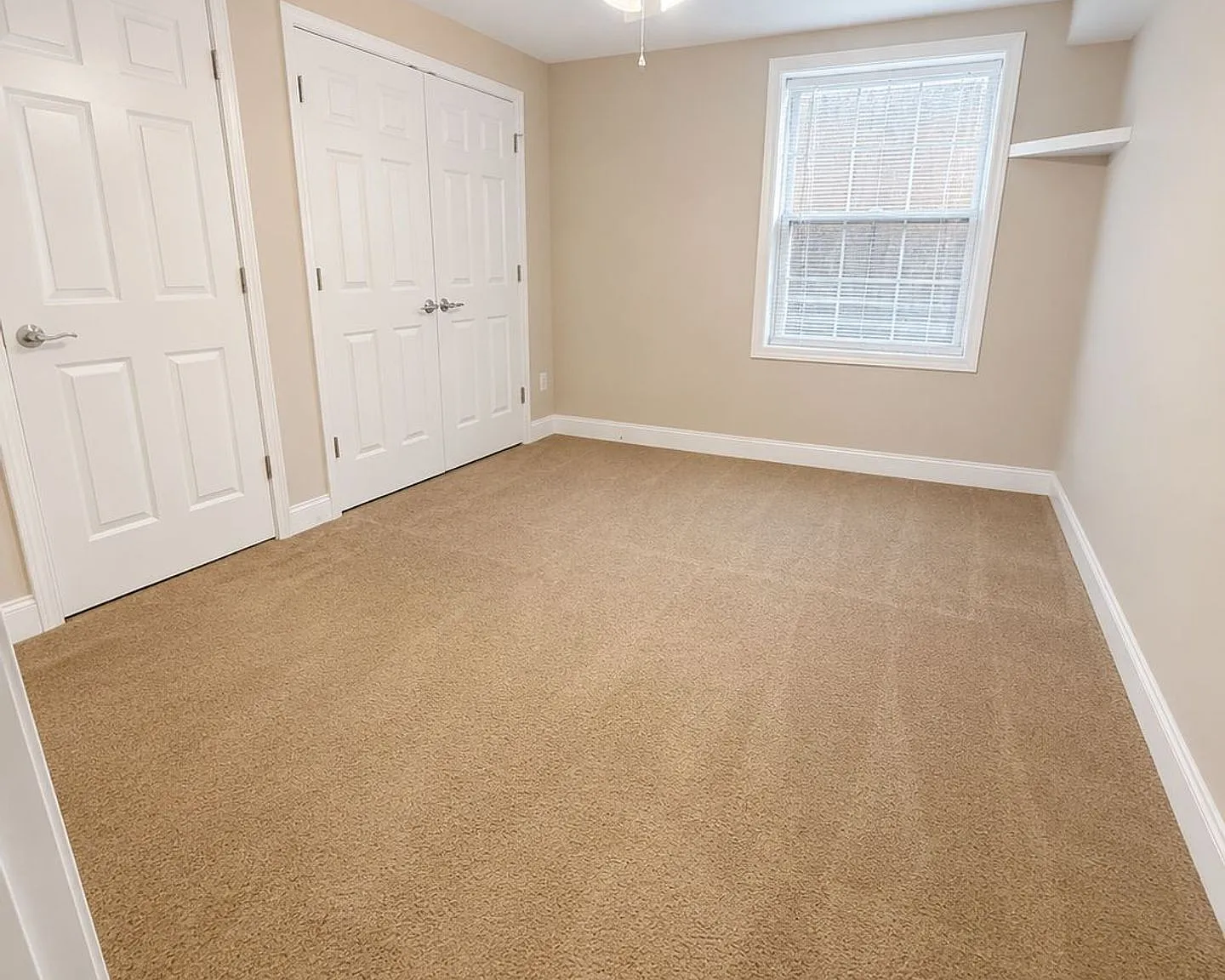 Oaks Apartments — Photo 3