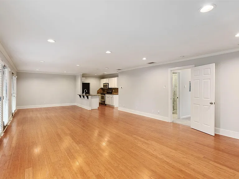 7770 Meadow Rd #211 — Photo 7