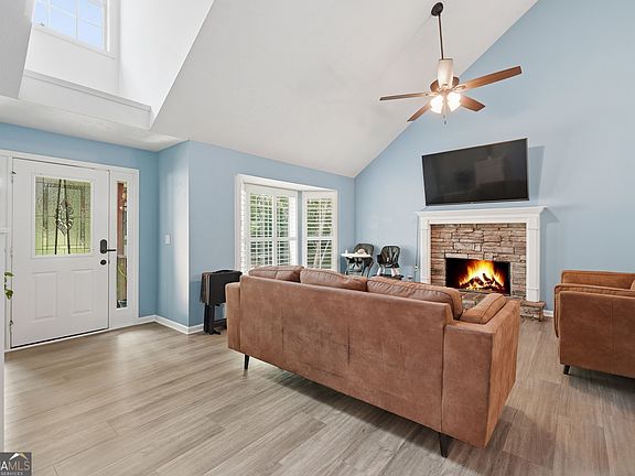 5th image of 6338 Clearbrook Dr