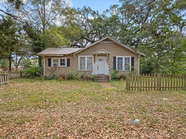 518 NE Second St, Trenton, FL 32693