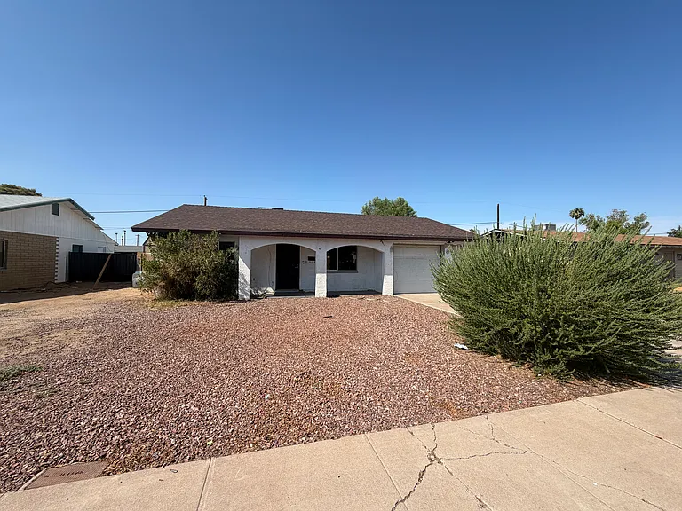 3708 W Loma Ln — Photo 11