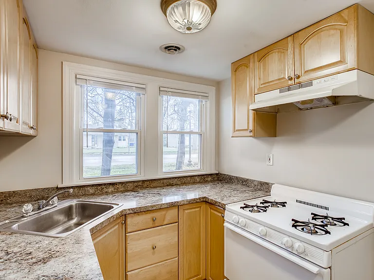 1302 W State St #1N — Photo 7