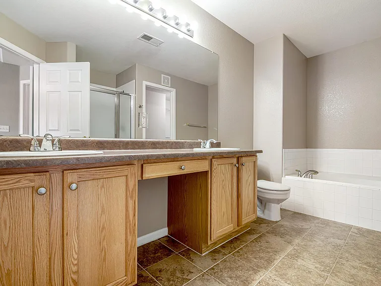 4221 S Blackhawk Cir #7E — Photo 19