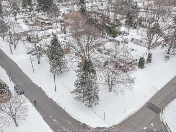 32 Broadway St, Saint Clair, ON N0P 2B0