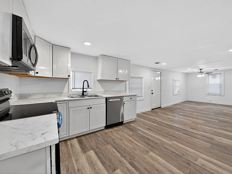 4205 Carroll Ave — Photo 25