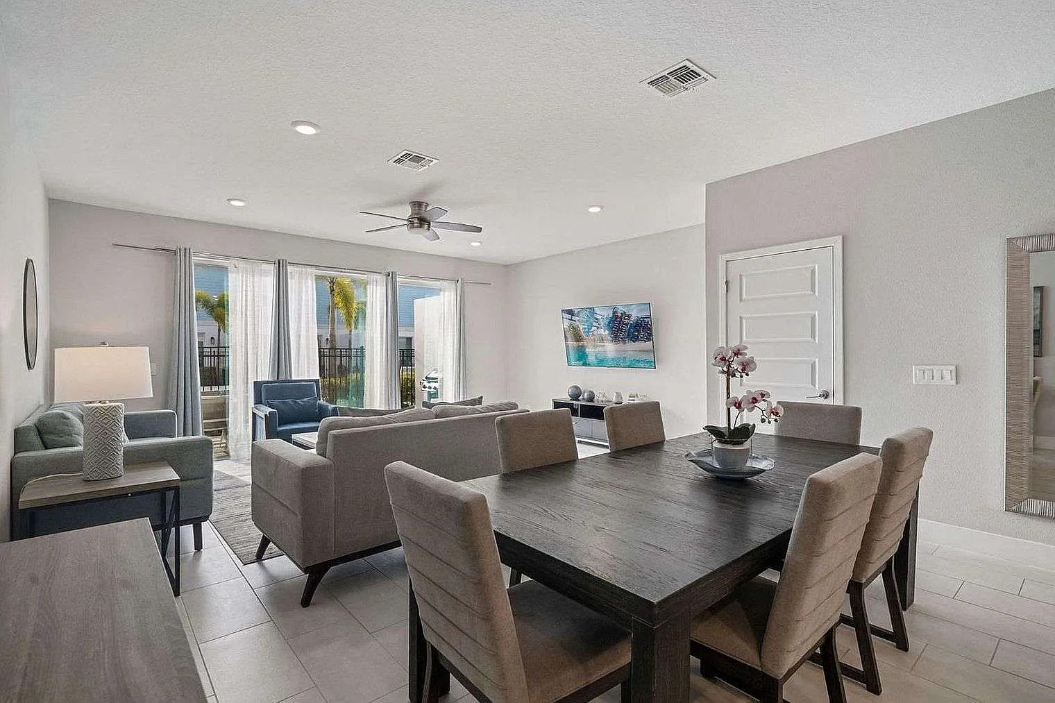 3 bed, 2.0 bath, 1291 sqft, $5,224 — Photo 4