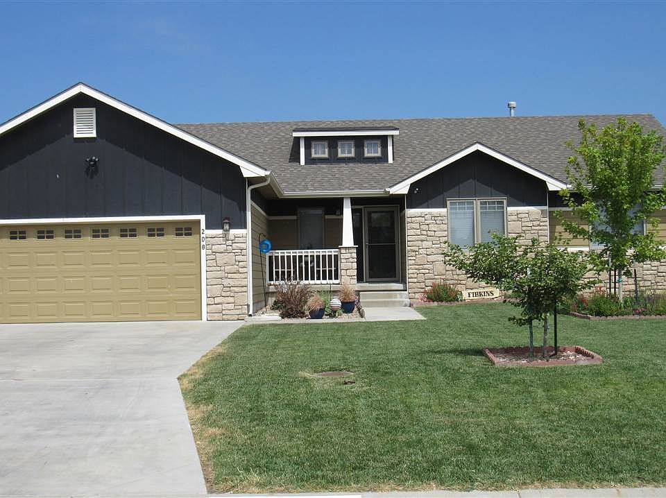 1st image of 208 Steamboat Dr