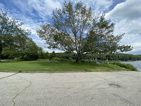 Boat launch and park area to sit