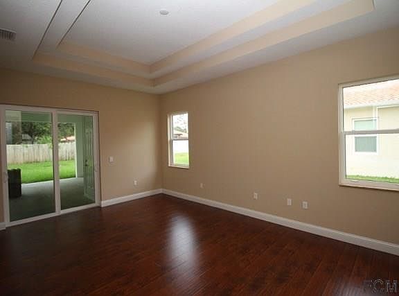 4th image of 8 Fairchild Ln