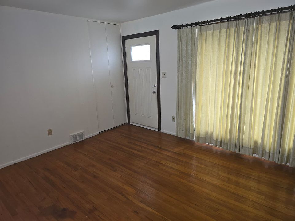 1st image of 28841 Beechwood St