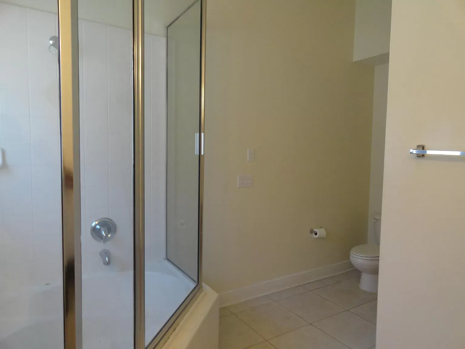 3 bed, 1375 sqft, $1,800 — Photo 2