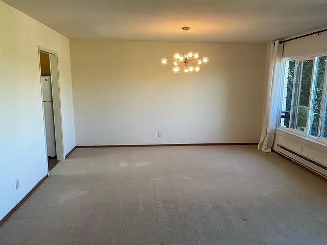 1407 Oak Grove Ave — Photo 4