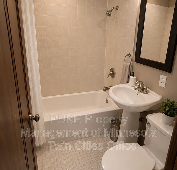 2029 Wellesley Ave — Photo 7