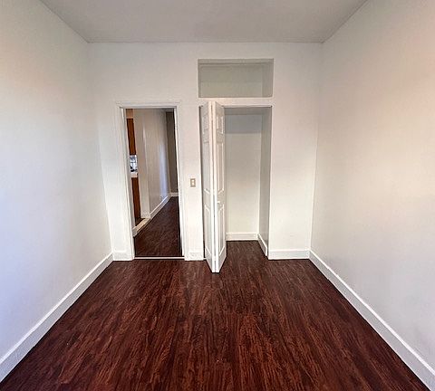 4th image of 21-78 35th St #5U