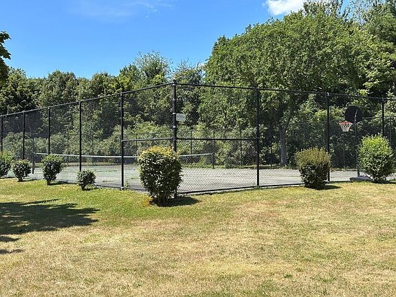 5th image of 6 Bayberry Dr APT 1