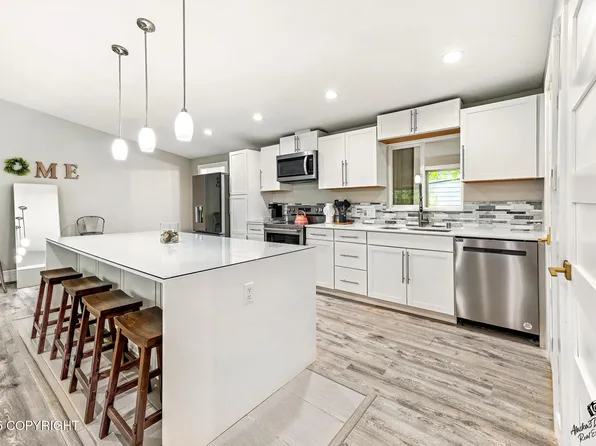 4341 Edinburgh Dr, Anchorage, AK 99502