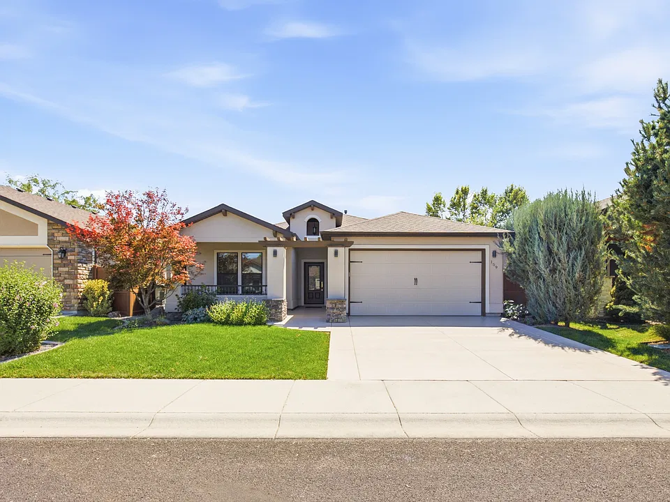 159 E San Pedro St