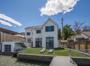 1050 S Lakeshore Rd, Chelan, WA 98816