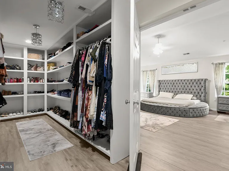 7202 Exbury Ct — Photo 31