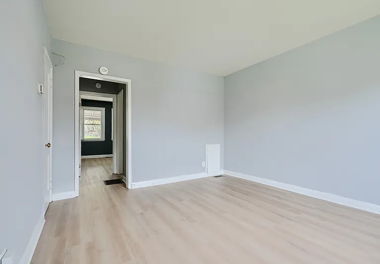 2976 Cornwall Rd #1 — Photo 4