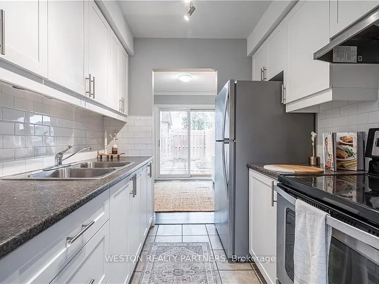 125 Limeridge Rd W #8 — Photo 11