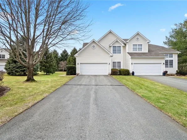 20 Deep Meadow Ln, East Greenwich, RI 02818