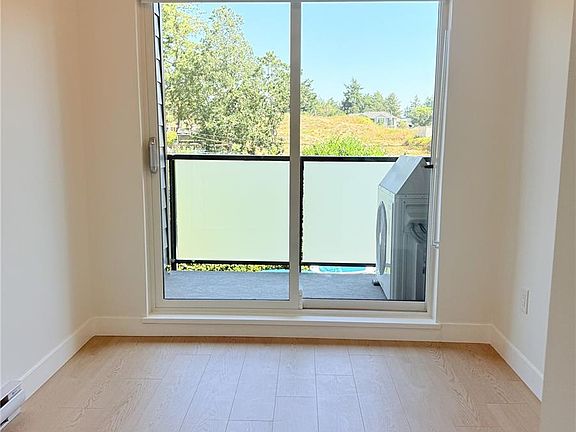 5th image of 2629 Millstream Rd #329