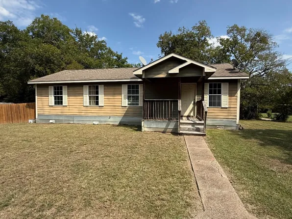 311 S Greenville St, Wolfe City, TX 75496