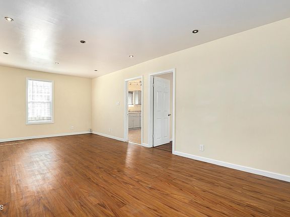 5th image of 4752 Klamath Pl
