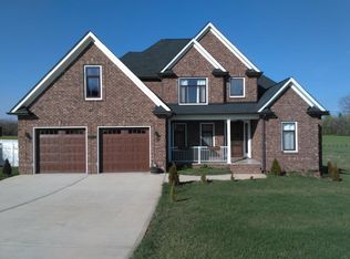 5022 Orchard Park Dr, Hickory, NC 28602