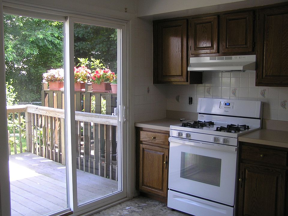 1st image of 7 E Revere Ln #F