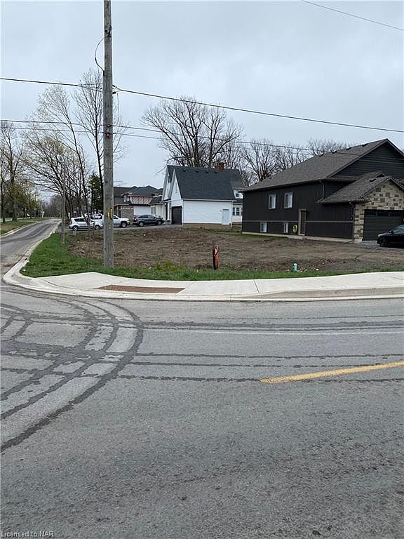 402 Aqueduct St, Welland, ON L3C 0H3 Zillow