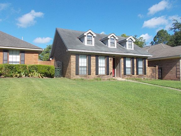 3rd image of 1864 Gillespie Dr