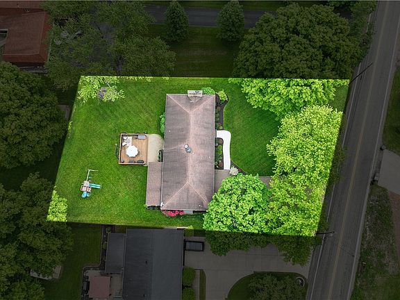 5th image of 159 Chapel Dr