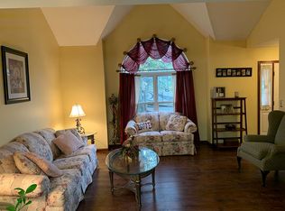 104 Scotty Dr, Easton, PA 18045