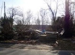 24 Mill Ln, Huntington, NY 11743