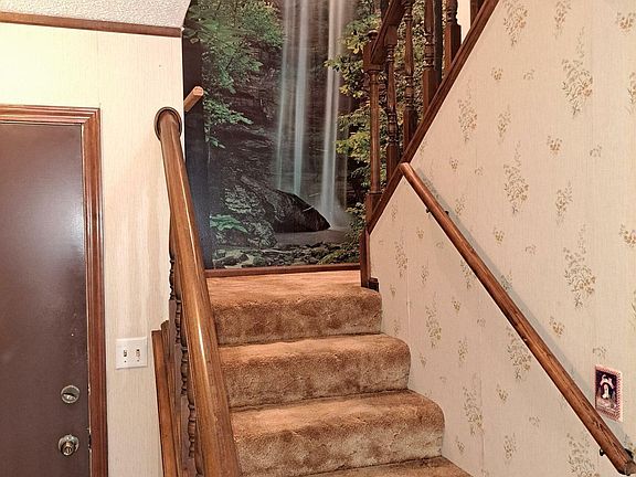 4th image of 5810 Oakridge Dr