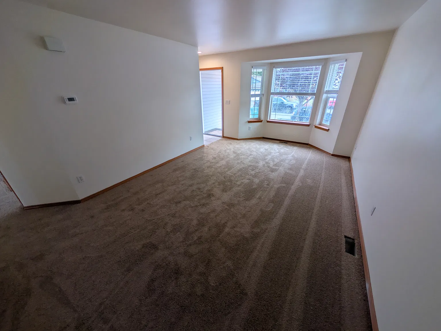 4 bed, 1819 sqft, $2,850 — Photo 2