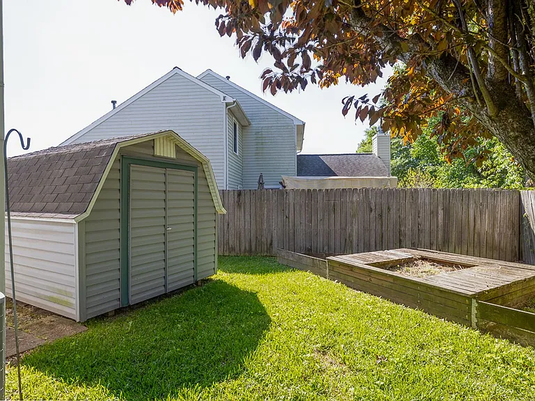1789 Moonstone Dr — Photo 40