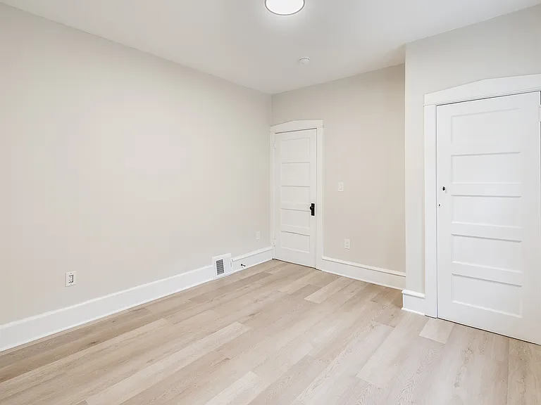 1638 Lexington Ave — Photo 17