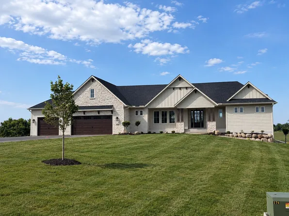 11014 Taylor Ln, Rogers, MN 55374