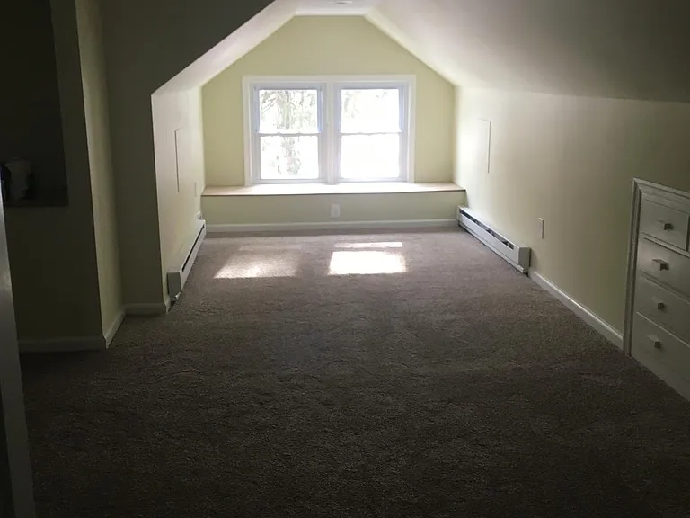 3rd Bedroom (upstairs)