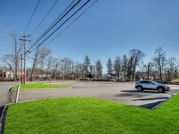 Edgewater Avenue, Smithtown, NY 11787