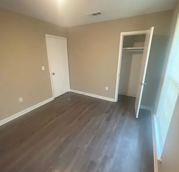 1010 Deryll St — Photo 15