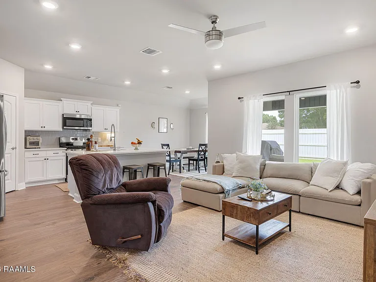 105 Harvest Falls Dr — Photo 6