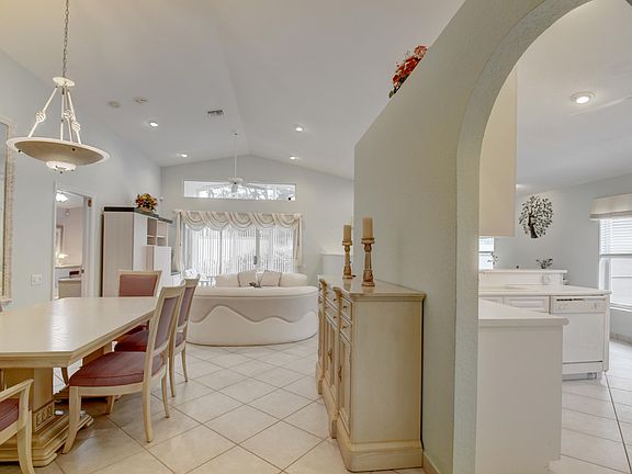 Home For Sale In Lakeridge Greens