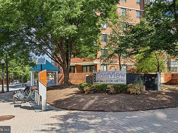3rd image of 1001 N Randolph St APT 322