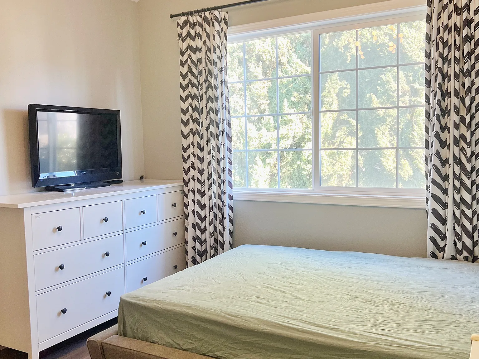 3 bed, 2.5 bath, 1630 sqft, $1,450 — Photo 2