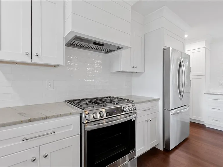 1296 Hilton Dr — Photo 10