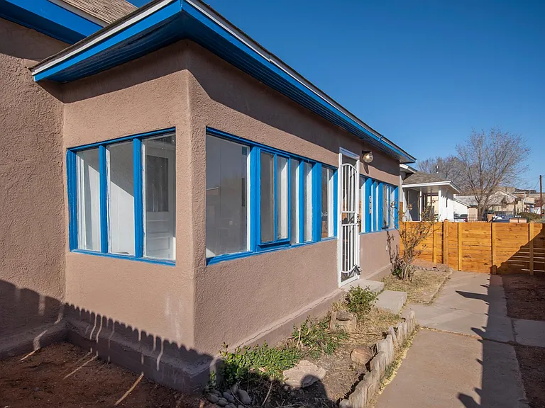 423 Pacific Ave SW — Photo 17